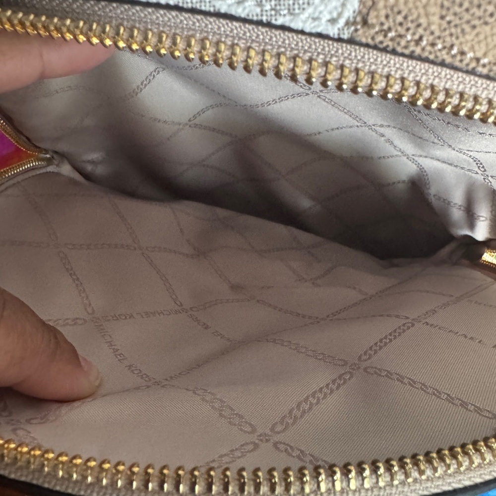 ♥️NWT Michael Kors Womens Rhea Zip Medium Backpack Vanilla Multi♥️ - Picture 2 of 12